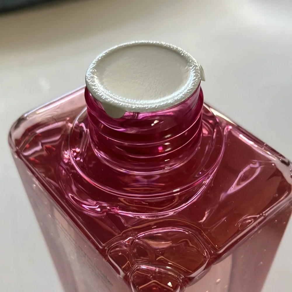 COPY - Avon Senses, Strawberry White Hot Chocolate scent, 16.2 fl oz